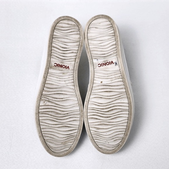 Vionic‎ Rose Floral Embroidered Slip On Comfort Shoe Womens 8.5 White Leather - Picture 7 of 9